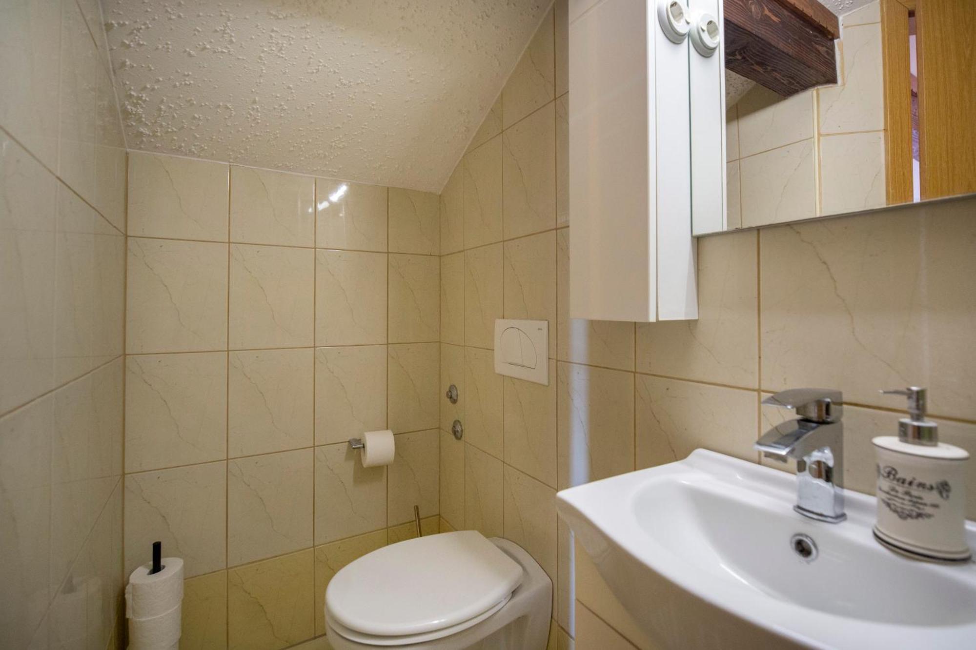 Apartman Viki Stinjan Pula Exterior photo