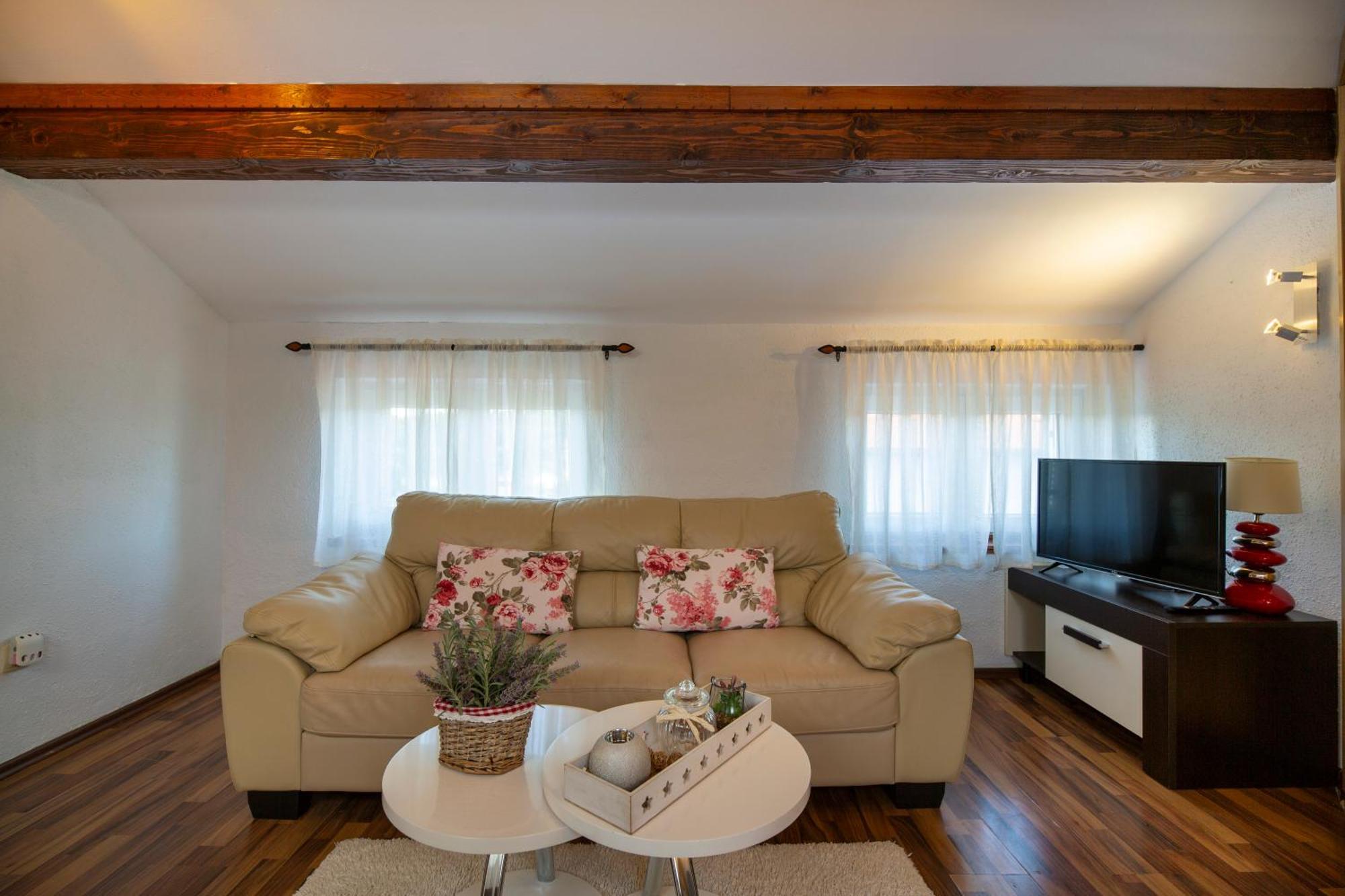 Apartman Viki Stinjan Pula Exterior photo